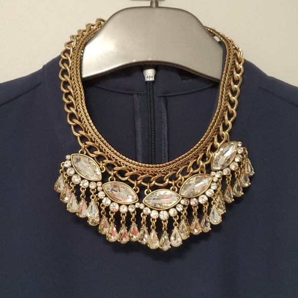 Banana Republic beautiful statement necklace